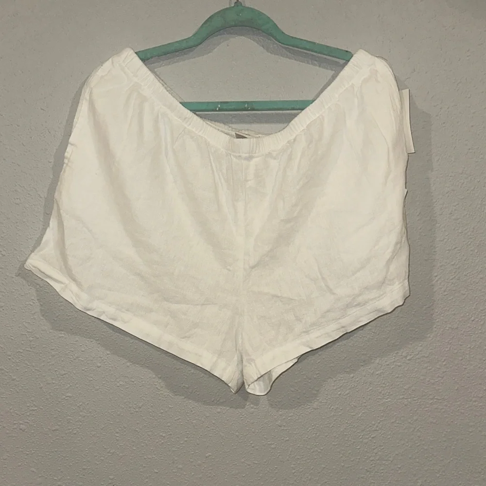 a new day Women's Cream Shorts